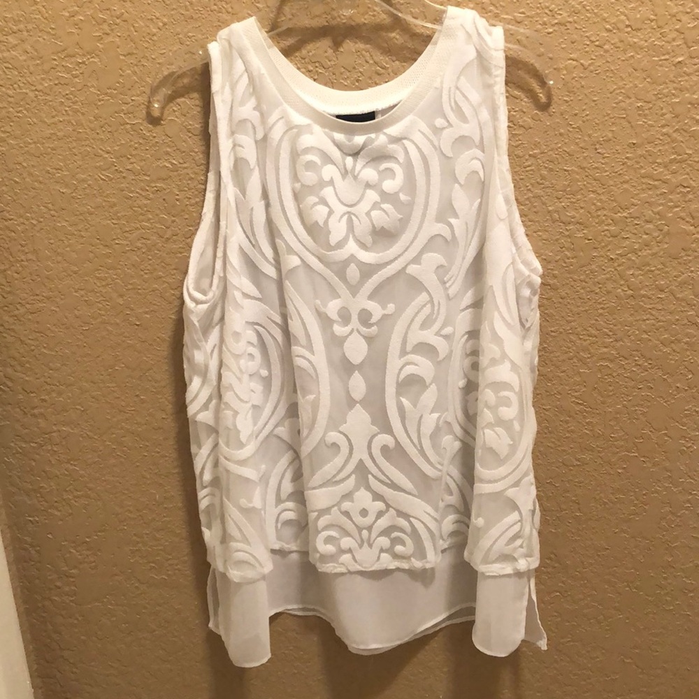 Elegant Worthington Petite Large Sheer Top with Beautiful Design Overlay.